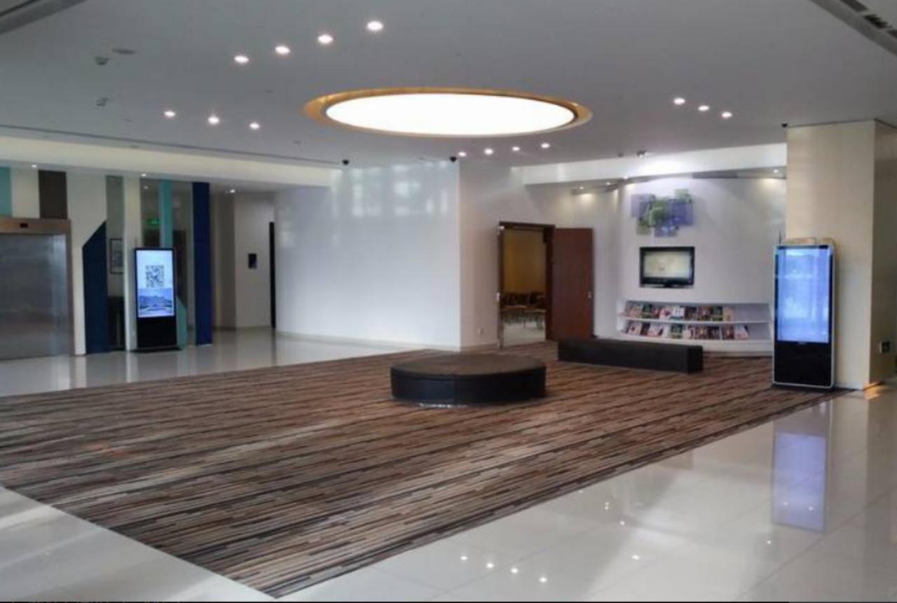 Holiday Inn Express Shanghai Nanhuizui Exterior foto