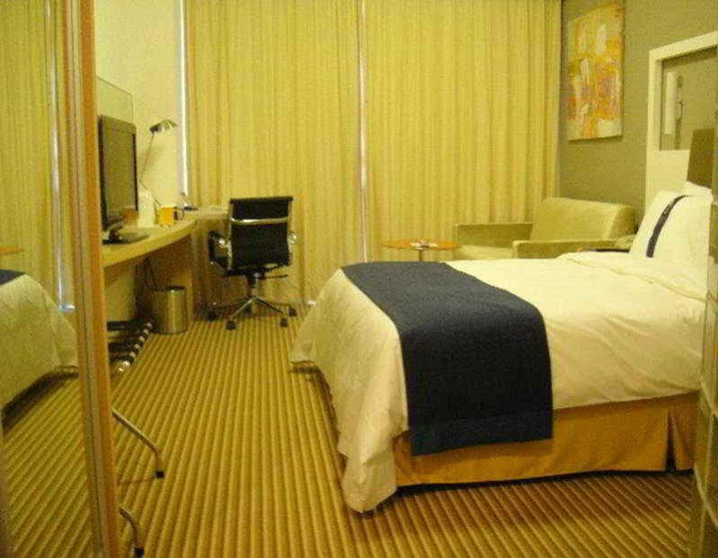 Holiday Inn Express Shanghai Nanhuizui Exterior foto